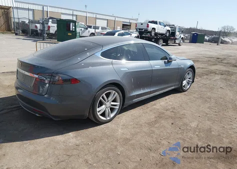 2014 Tesla Model S P85 z USA, uszkodzony, nr VIN 5YJSA1H14EFP35789